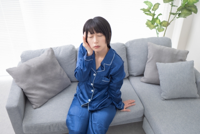 睡眠不足の女性